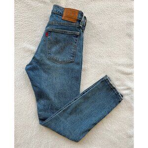 NWOT Levi's Wedgie Icon Fit Ankle Jeans